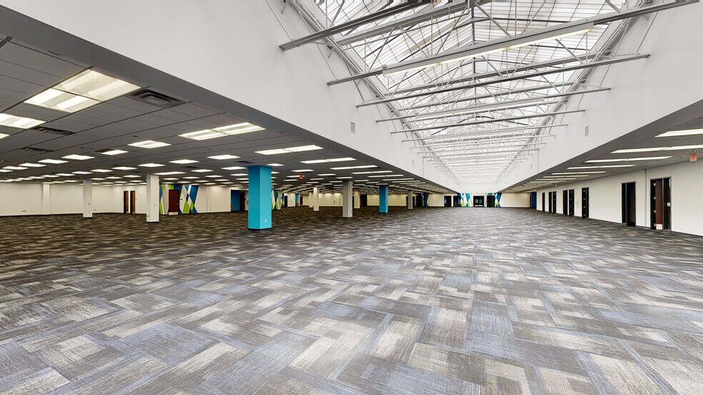 More Photos Of 6800 W 115th St, Overland Park Office For Lease