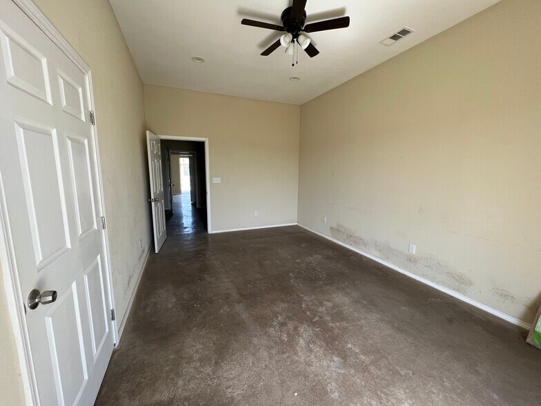 More Photos Of 1041 Technology Way, Waxahachie Industrial For Sale