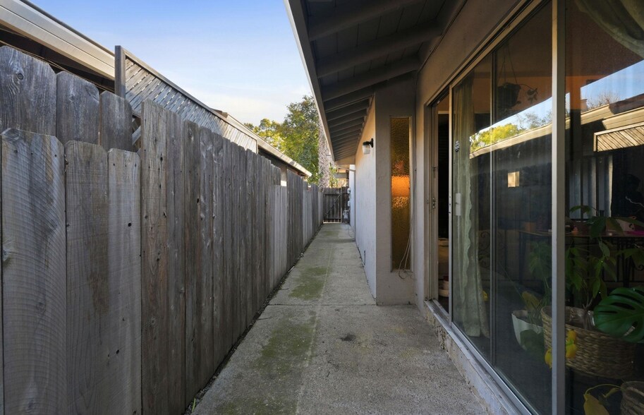 More Photos Of 6215 Morgan Pl, Stockton Multifamily For Sale