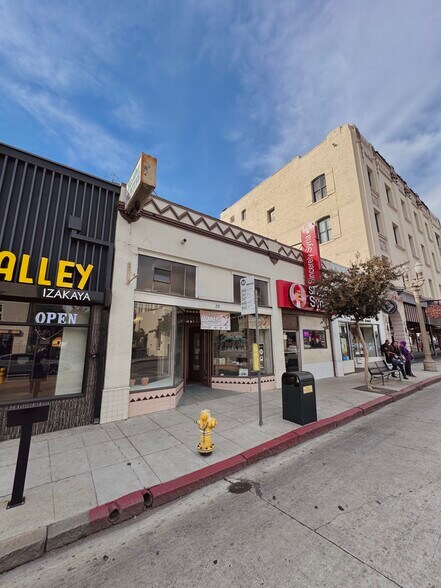 More Photos Of 25 S Fair Oaks Ave, Pasadena Storefront For Lease