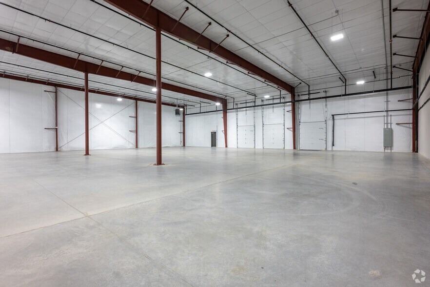 More Photos Of 717 Brigham Rd, Greensboro Flex For Lease