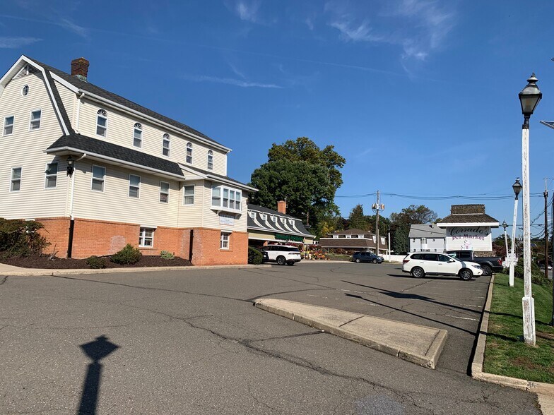 More Photos Of 662 Goffle Rd, Hawthorne Unknown For Lease