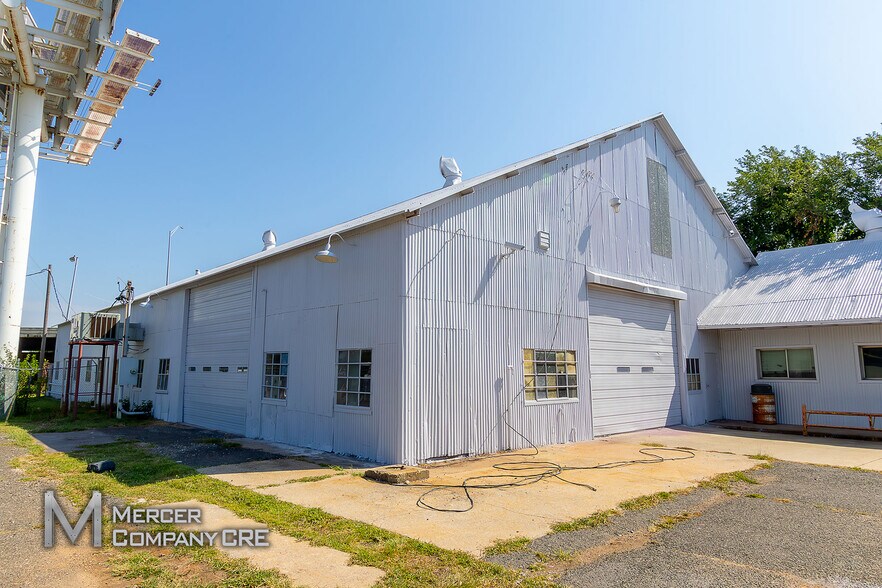 More Photos Of 340 S Eckroat St, Oklahoma City Unknown For Lease