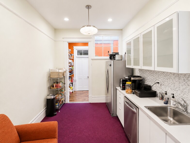 More Photos Of 318 S B St, San Mateo Storefront For Lease
