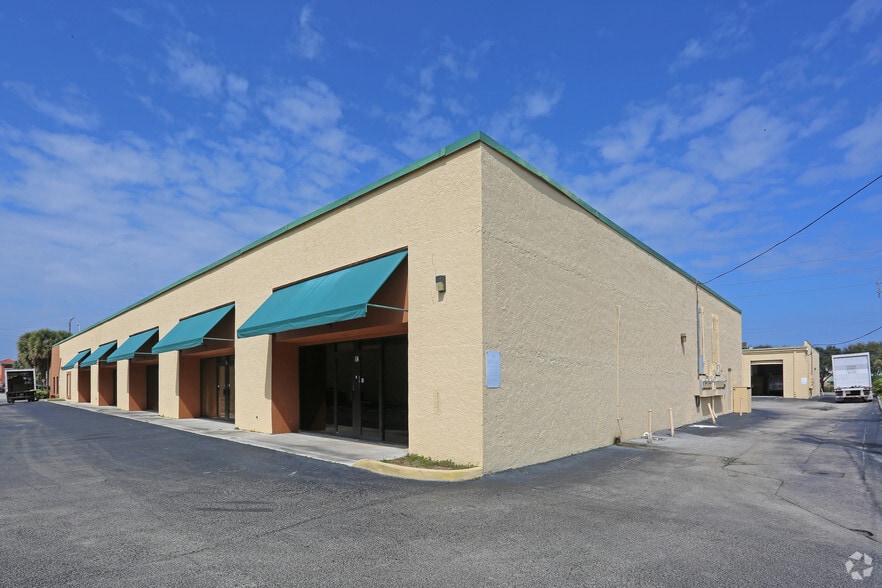 More Photos Of 3500 45th St, West Palm Beach Showroom For Lease