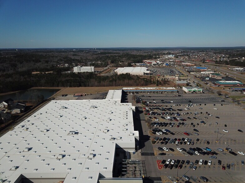 More Photos Of 7707-7711 S Raeford Rd, Fayetteville General Retail For Sale