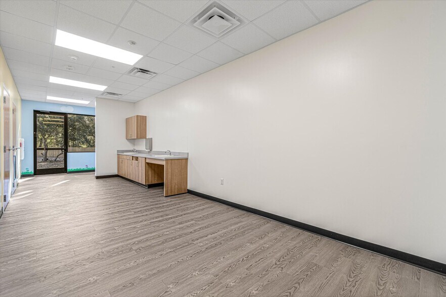 More Photos Of 481 Shores Blvd, Saint Augustine Daycare Center For Lease
