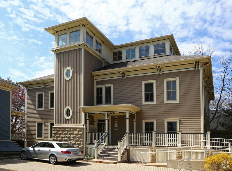 More Photos Of 225 W Jefferson Ave, Naperville Loft Creative Space For Lease