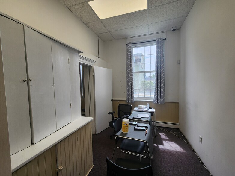 More Photos Of 4408 Albany Post Rd, Hyde Park Specialty For Sale