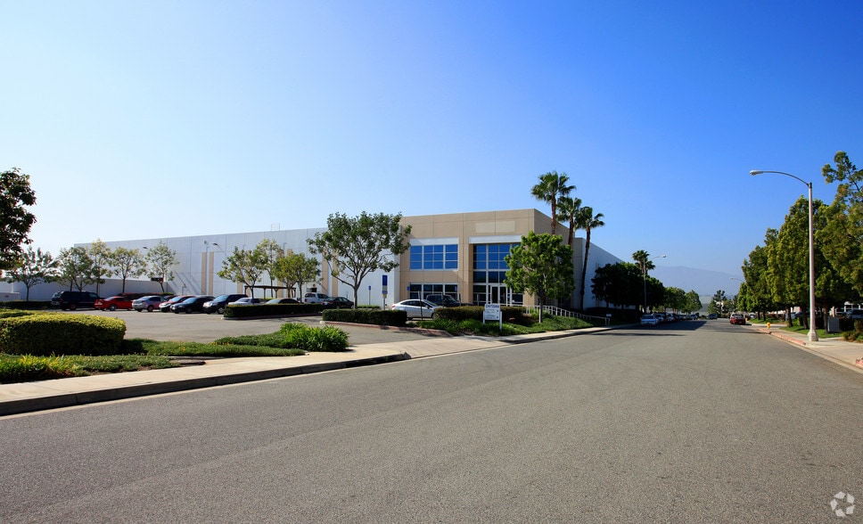 More Photos Of 1522 Bentley Dr, Corona Warehouse For Lease