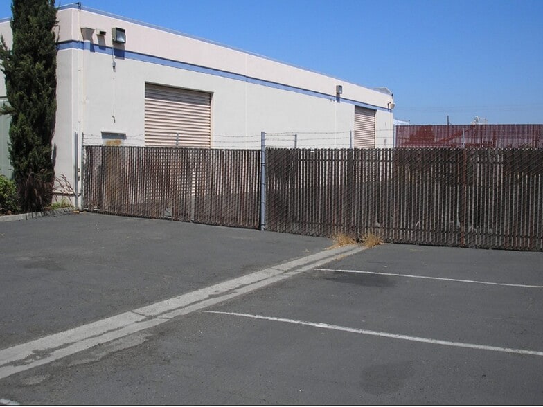 More Photos Of 2446 Pratt Ave, Hayward Warehouse For Lease