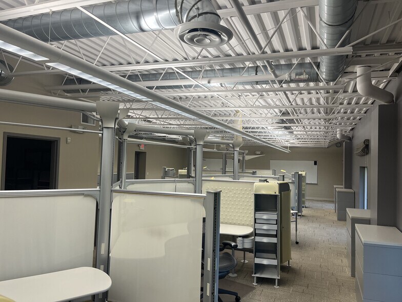 More Photos Of 4045 Korona Ct SE, Caledonia Warehouse For Lease