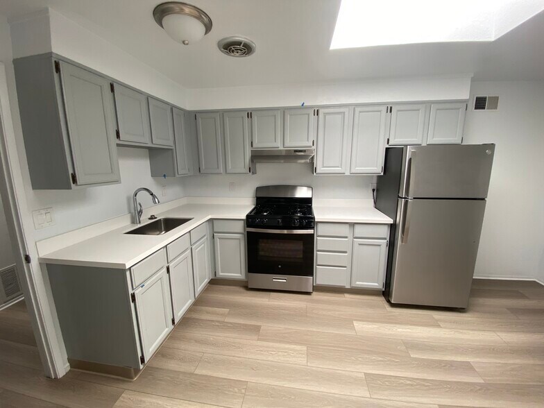 More Photos Of 5A Leo St, San Francisco Storefront Retail Residential For Lease