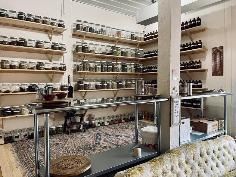 More Photos Of 1209 S Croatan Hwy, Kill Devil Hills Storefront For Sale