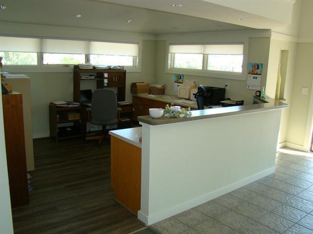 More Photos Of 718 Park Ave, Beaver Dam Office For Sale