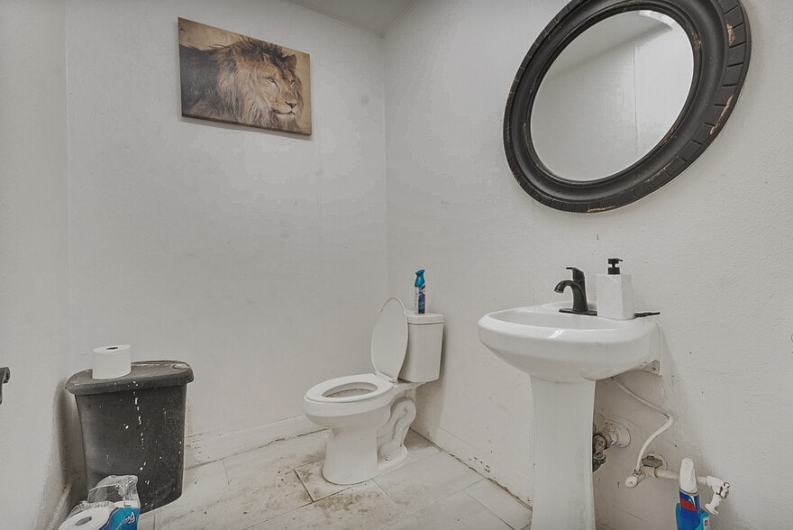 More Photos Of 1030 N Union St, Stockton Warehouse For Sale