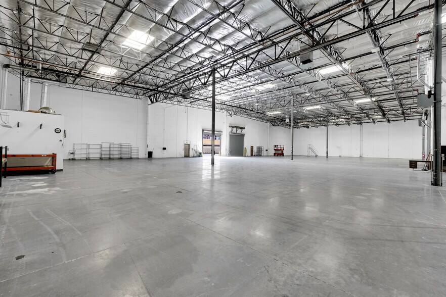 More Photos Of 4200 Pioneer Ave, Las Vegas Warehouse For Sale