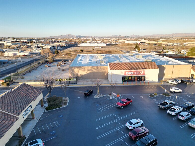 More Photos Of 16800-16988 Main St, Hesperia Unknown For Lease