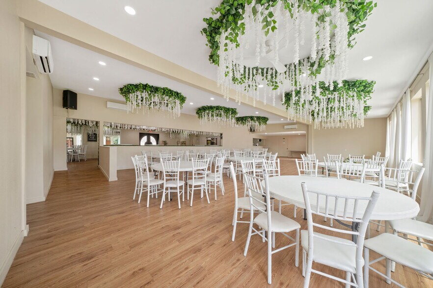 More Photos Of 19588 K St, Somerset Restaurant For Sale