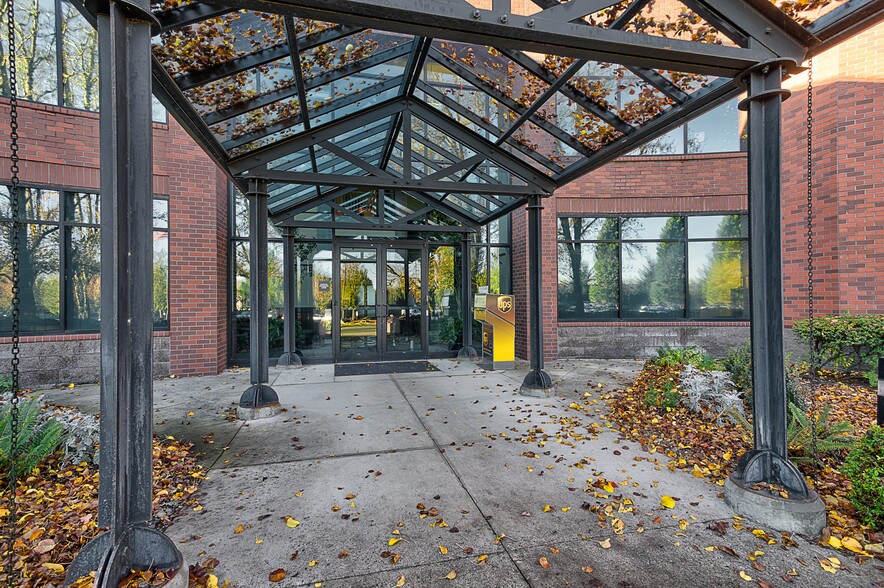 More Photos Of 16701 SE McGillivray Blvd, Vancouver Office For Lease