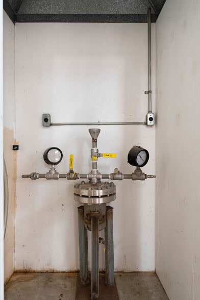 More Photos Of 112 Old Mill Rd, Cartersville Research And Development For Sale