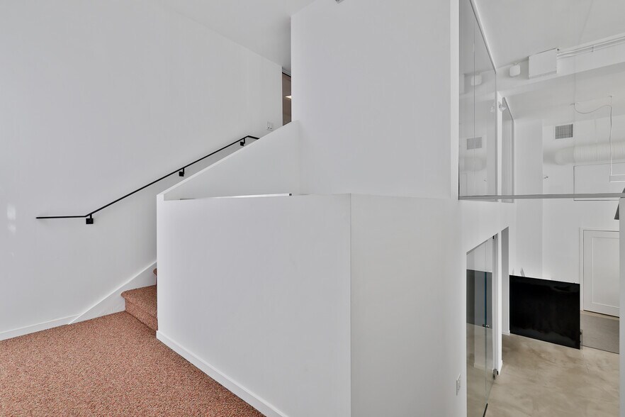 More Photos Of 1033-1037 Polk St, San Francisco Loft Creative Space For Lease