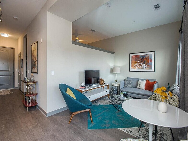More Photos Of 120 S 5th St, Nashville Apartments For Lease