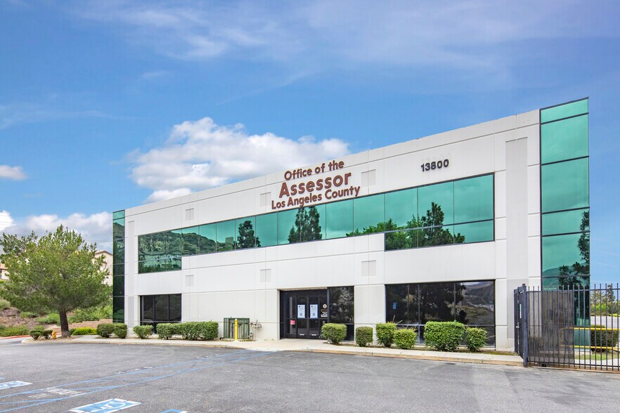 Primary Photo Of 13800 Balboa Blvd, Sylmar Office For Lease