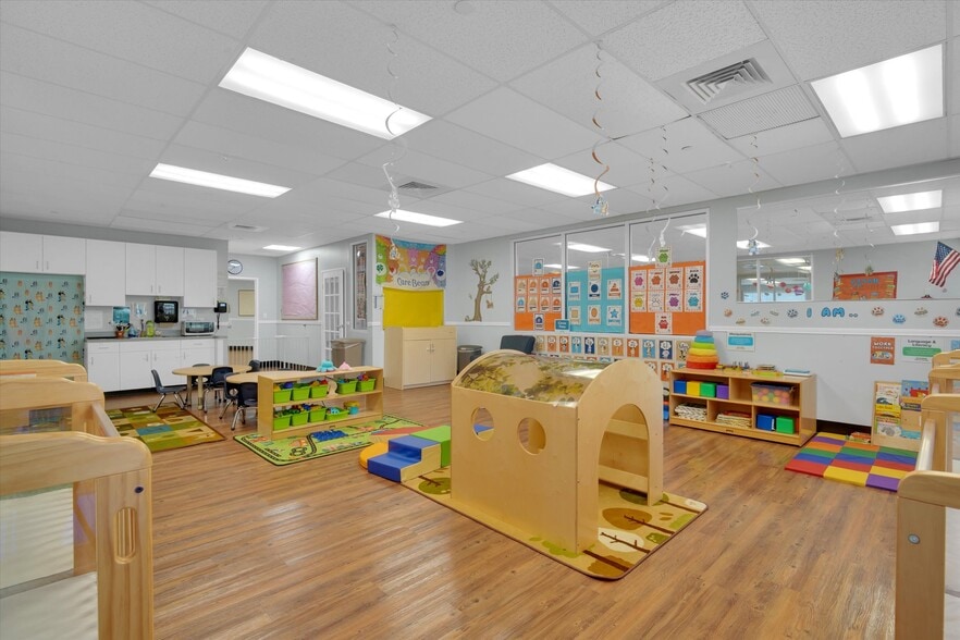 More Photos Of 20417 S University Blvd, Missouri City Schools For Lease