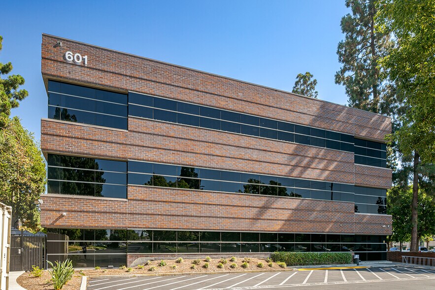 More Photos Of 601 S Lewis St, Orange Office For Sale