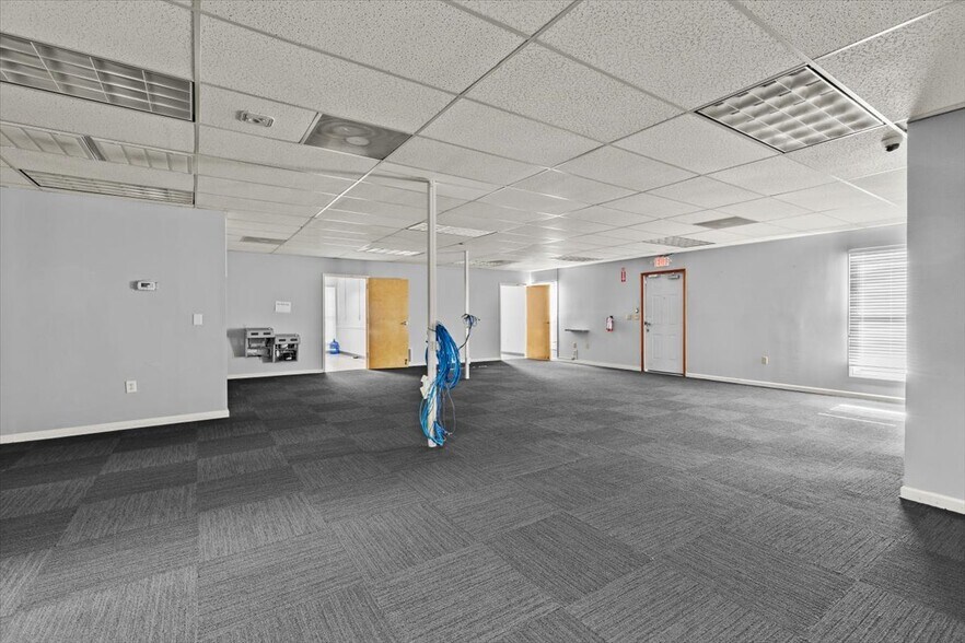 More Photos Of 617 Mulberry St, Elizabethtown Office For Sale