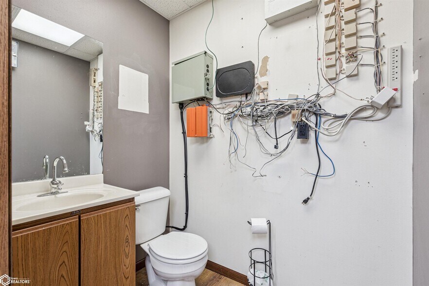 More Photos Of 3031 Flint Hills Dr, Burlington Office For Sale