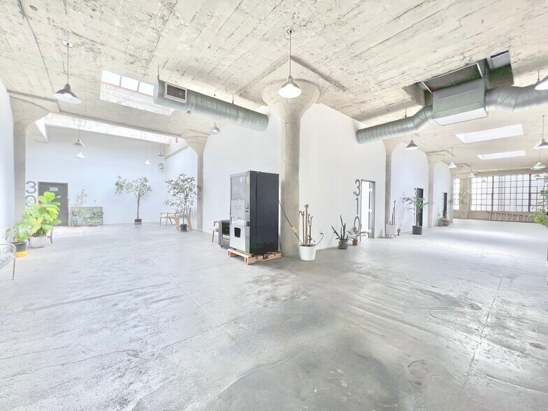More Photos Of 623 E 9th St, Los Angeles Loft Creative Space For Lease