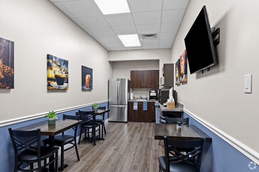 More Photos Of 1860 SW Fountainview Blvd, Port Saint Lucie Coworking Space