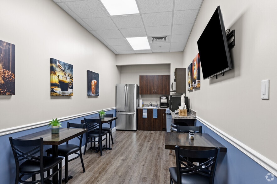 More Photos Of 1860 SW Fountainview Blvd, Port Saint Lucie Office For Lease
