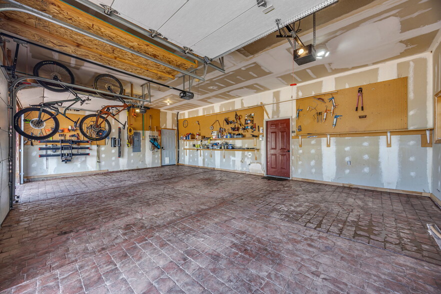 More Photos Of 135 E 200 N, Kanosh Hospitality For Sale