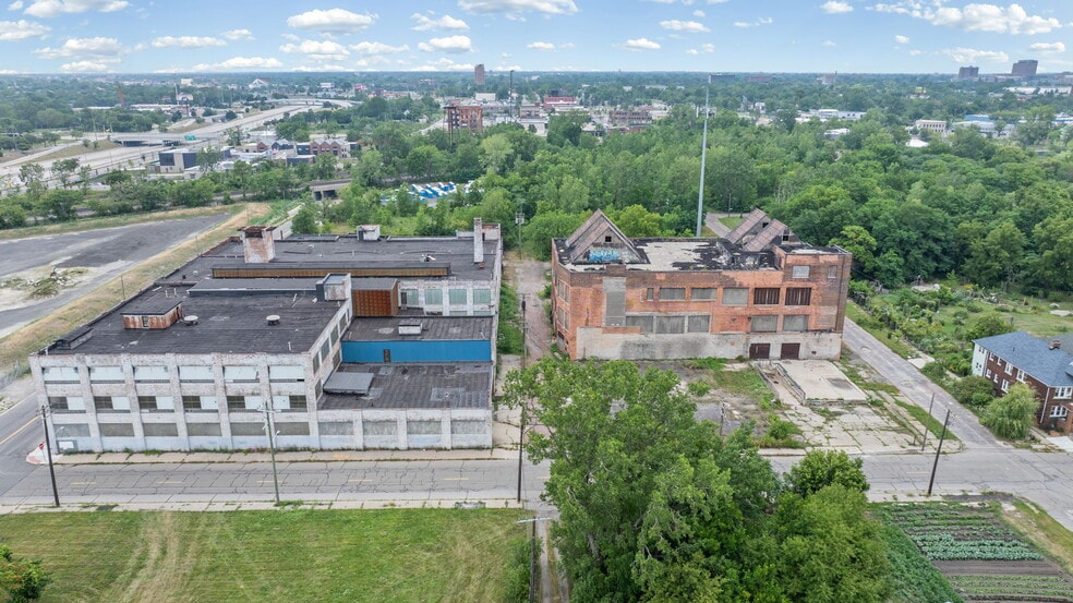 More Photos Of 4444 Lawton Ave, Detroit Warehouse For Sale