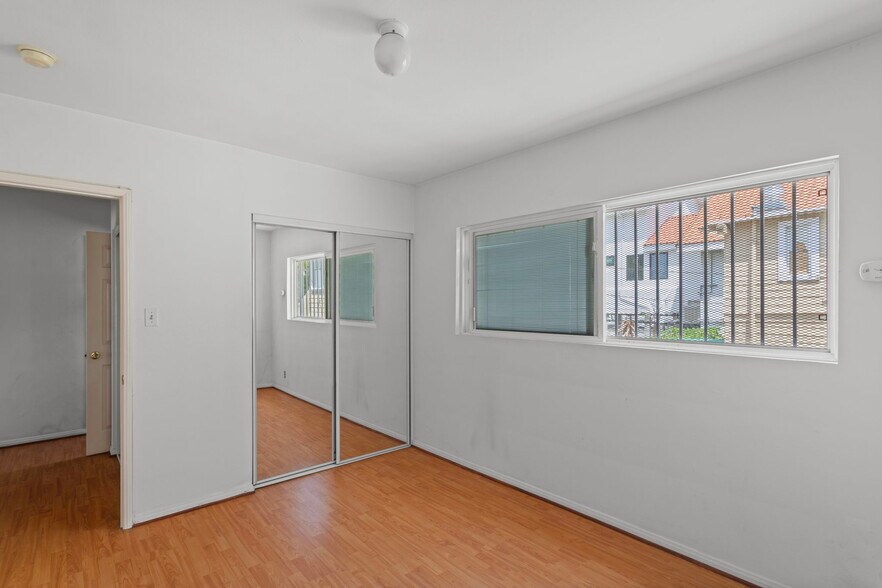 More Photos Of 1053 S Oxford Ave, Los Angeles Apartments For Sale