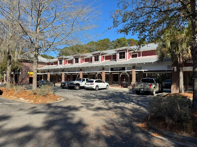 More Photos Of 2700 Brickyard Pky, Mount Pleasant Freestanding For Lease