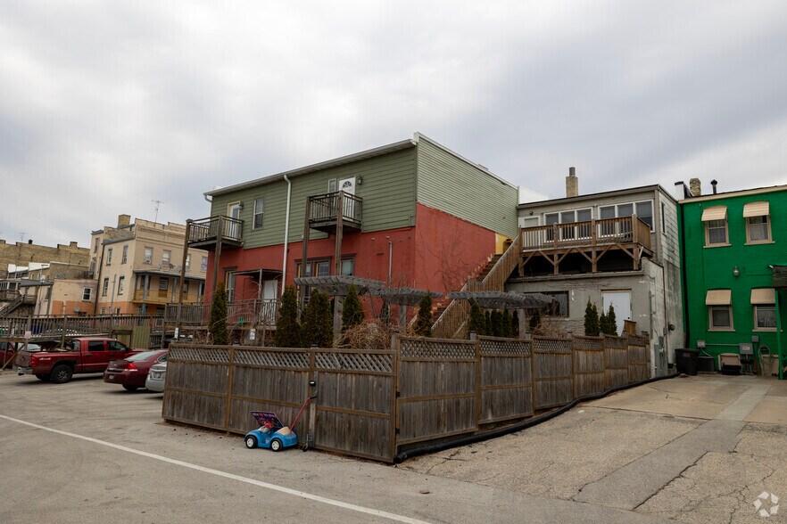 More Photos Of 209 S Main St, Jefferson General Retail For Sale
