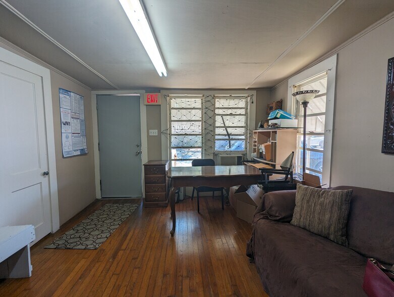 More Photos Of 2671 Broadway, Beaumont Freestanding For Sale