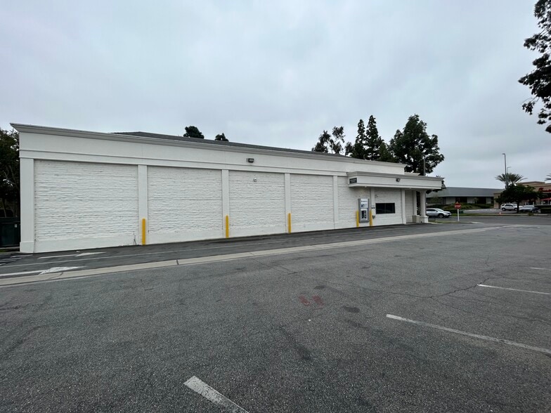 More Photos Of 18616 Gridley Rd, Artesia Restaurant For Lease