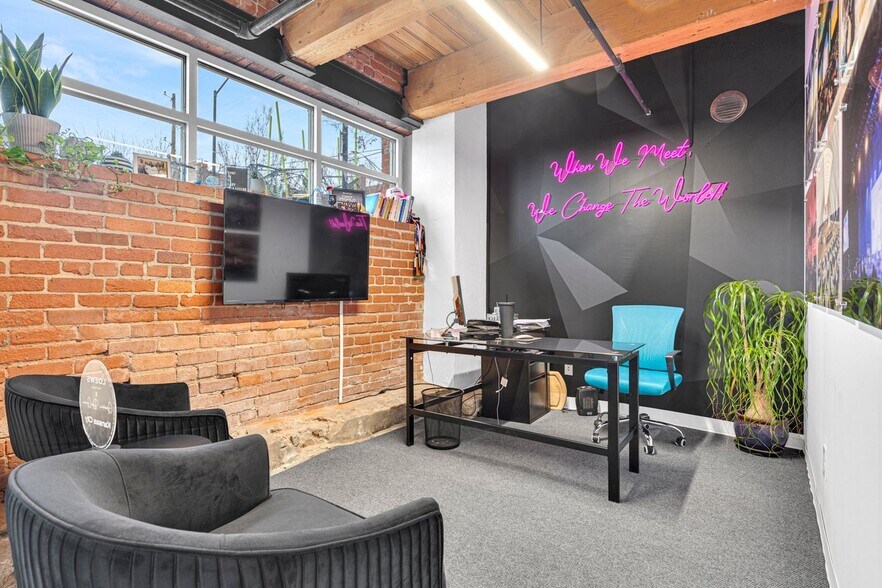 More Photos Of 136 Main St, Kansas City Medical For Sale