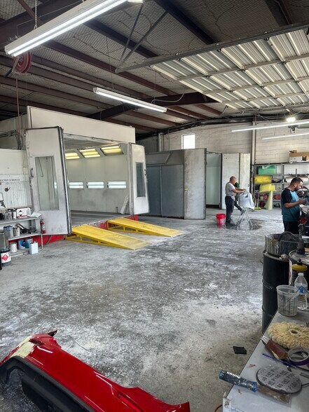 More Photos Of 2525 Westhollow Dr, Houston Auto Repair For Sale