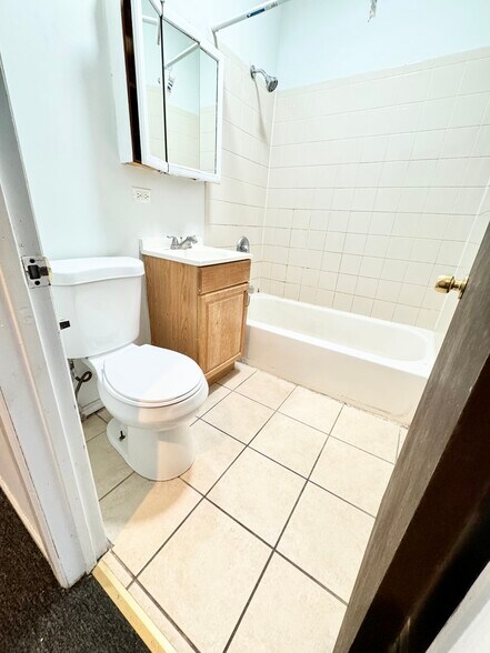 More Photos Of 8001 S Justine St, Chicago Apartments For Sale