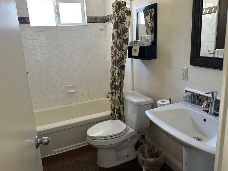 More Photos Of 953 Park Ave, South Lake Tahoe Hotel For Sale