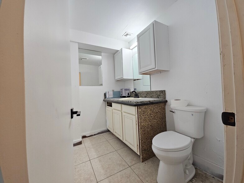 More Photos Of 3829 Rising Sun Rd, Bullhead City Distribution For Lease