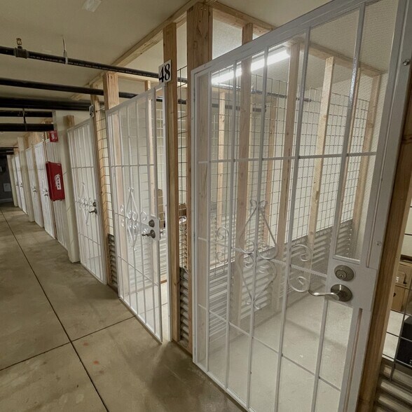 More Photos Of 16111 E Burnside St, Portland Apartments For Sale