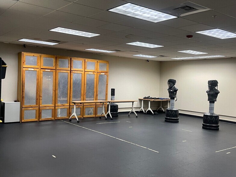 More Photos Of 6649 S Paris St, Centennial Storefront Retail Office For Lease