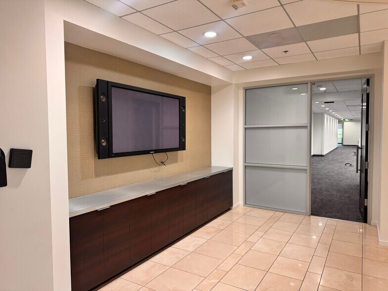 More Photos Of 2151 E Grand Ave, El Segundo Office For Lease